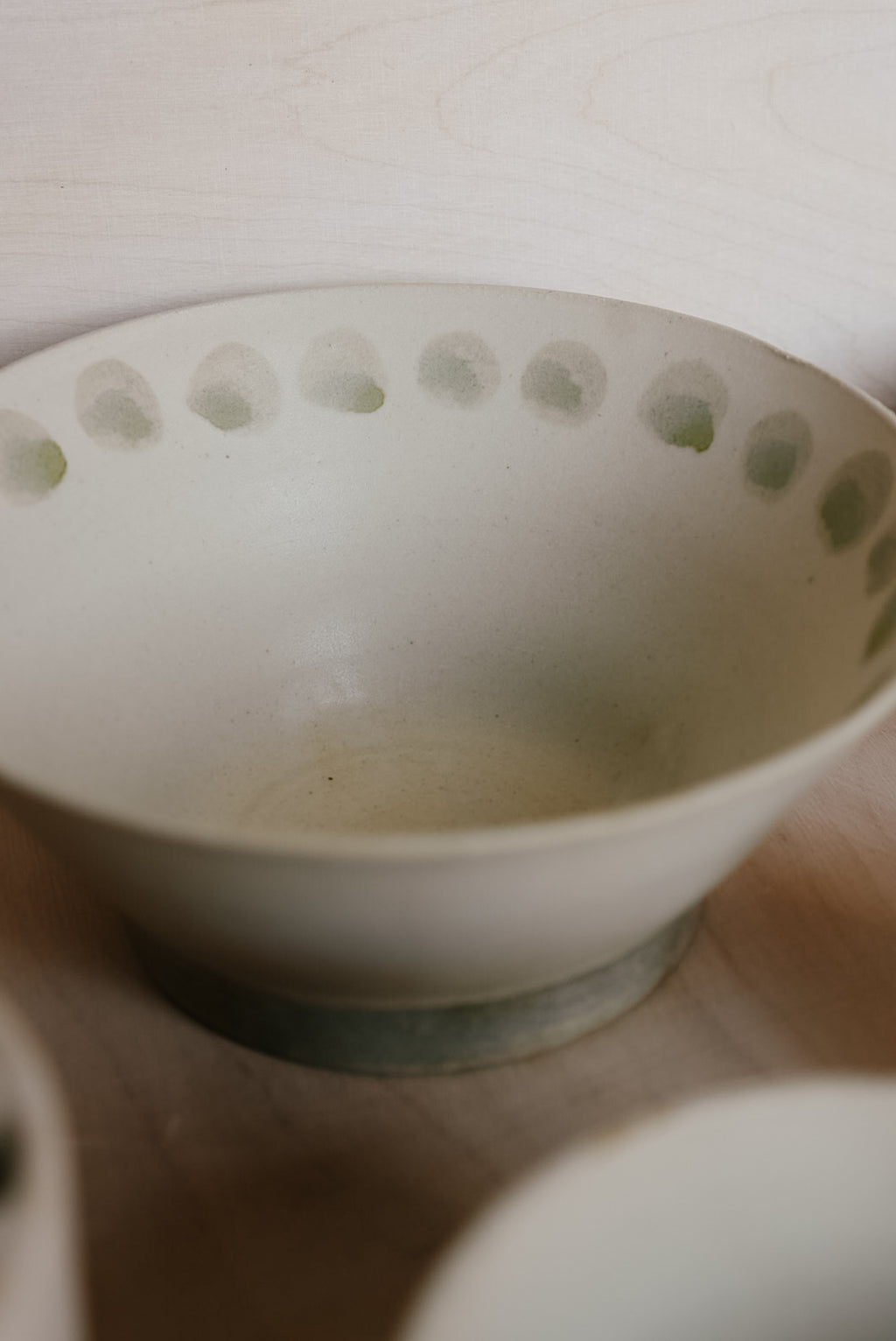 KO bowl with dotted rim