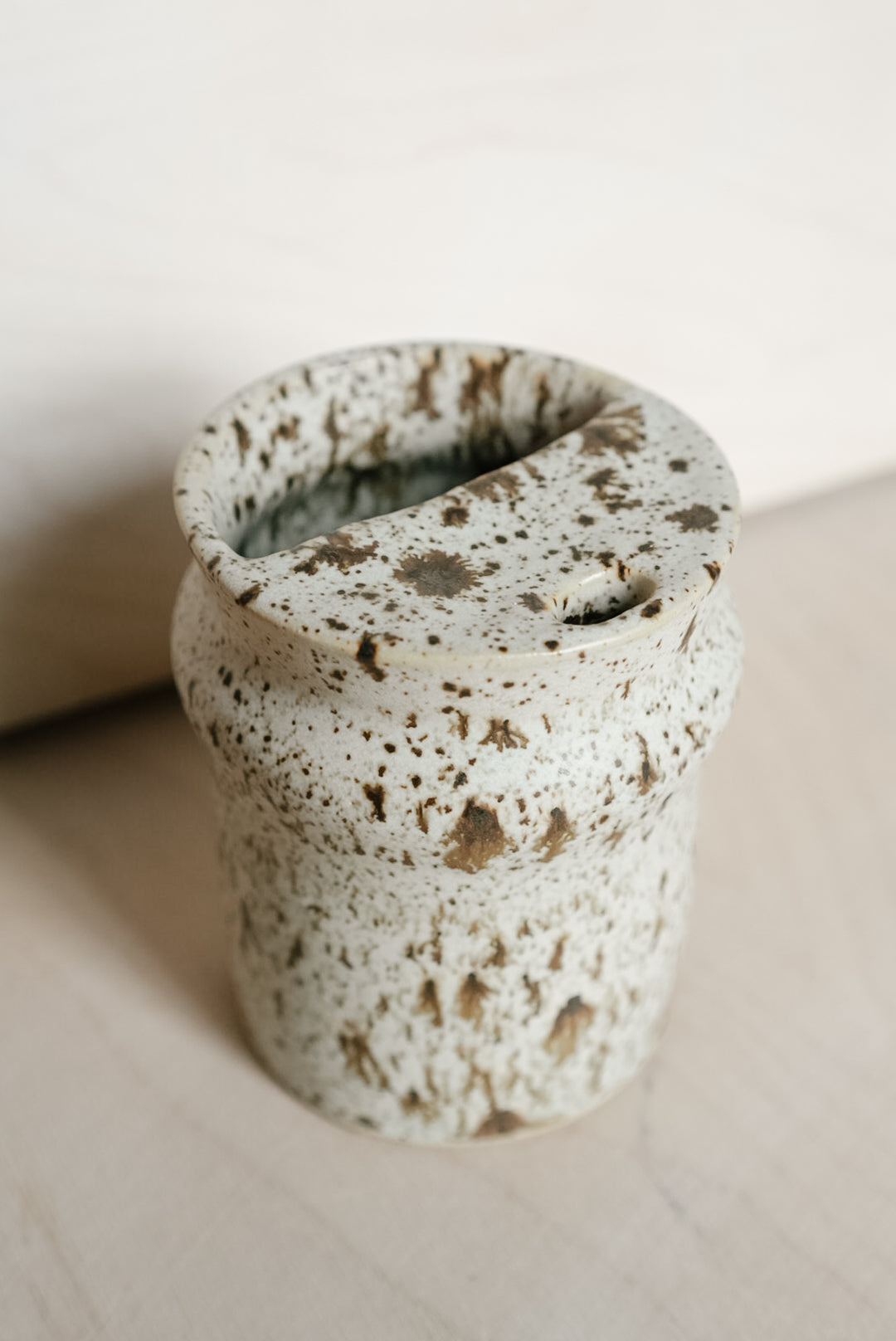 VU takeaway cup