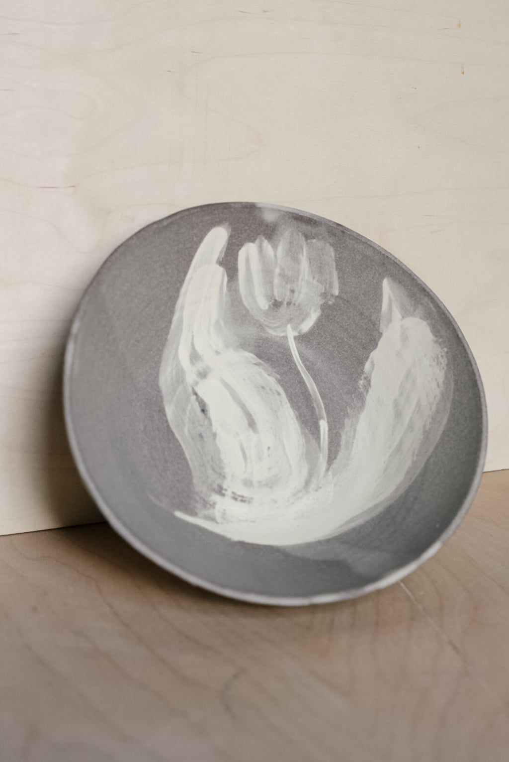 YO bowl with a tulip