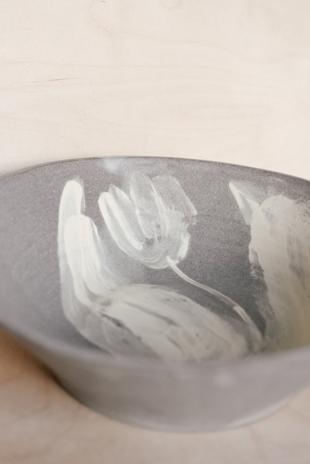 YO bowl with a tulip