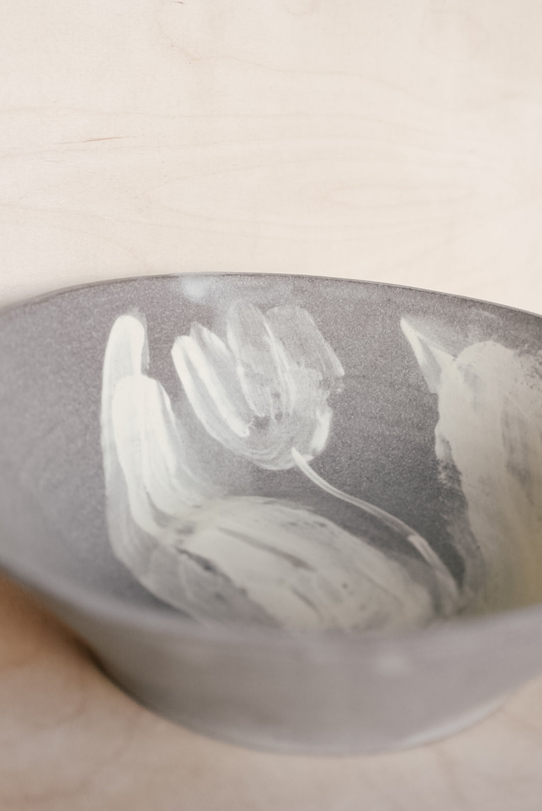 YO bowl with a tulip