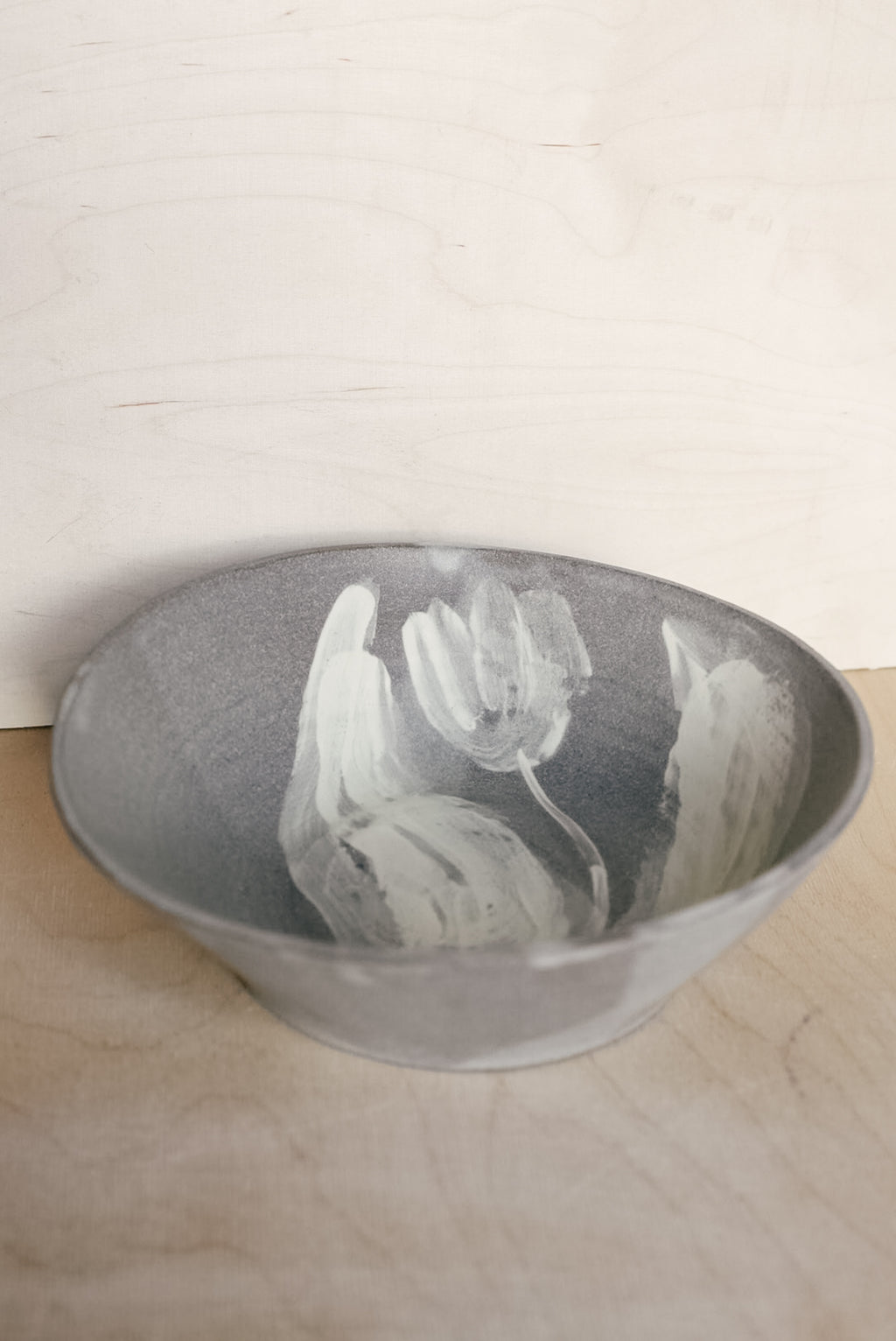 YO bowl with a tulip