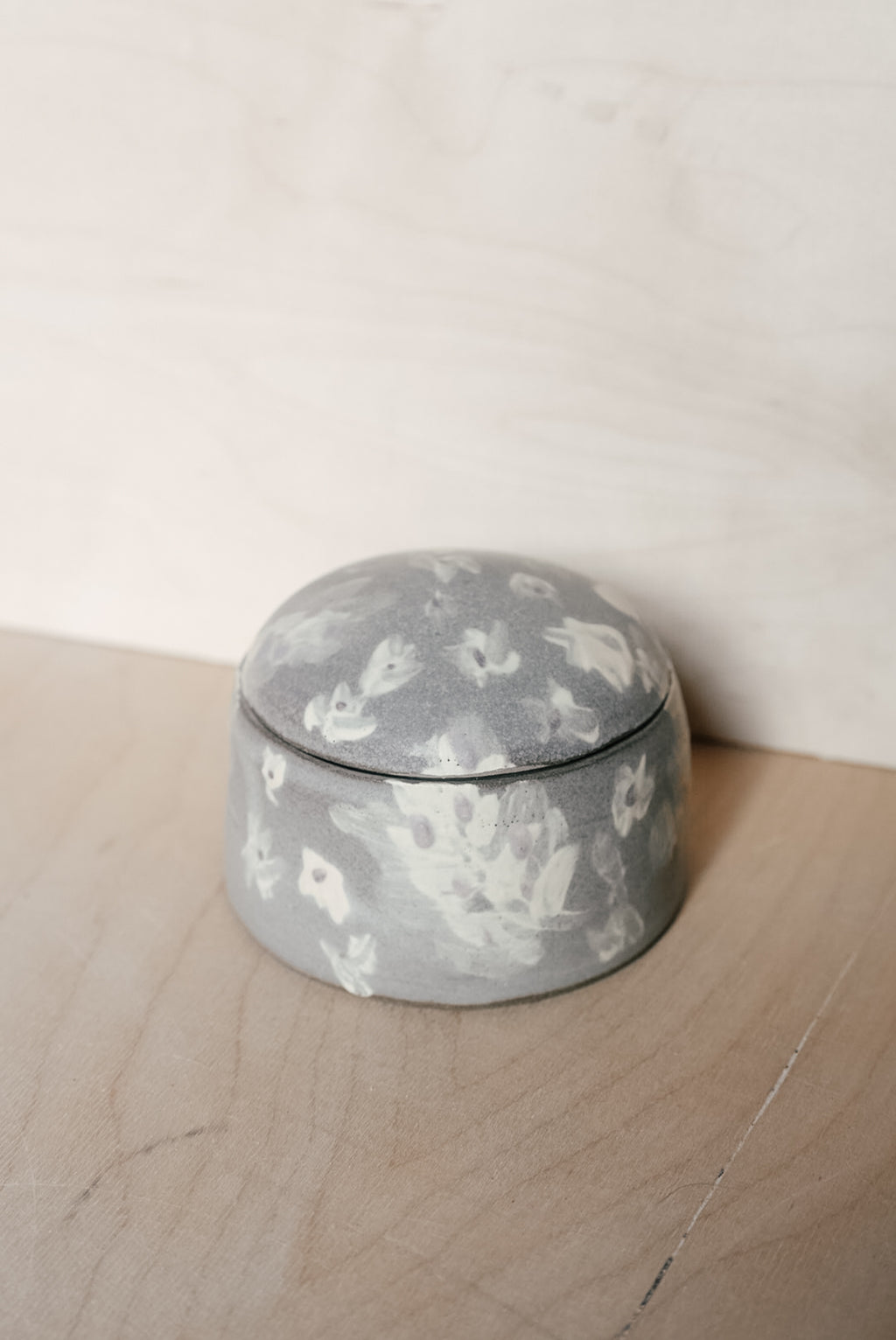 YO small lidded jar with plants